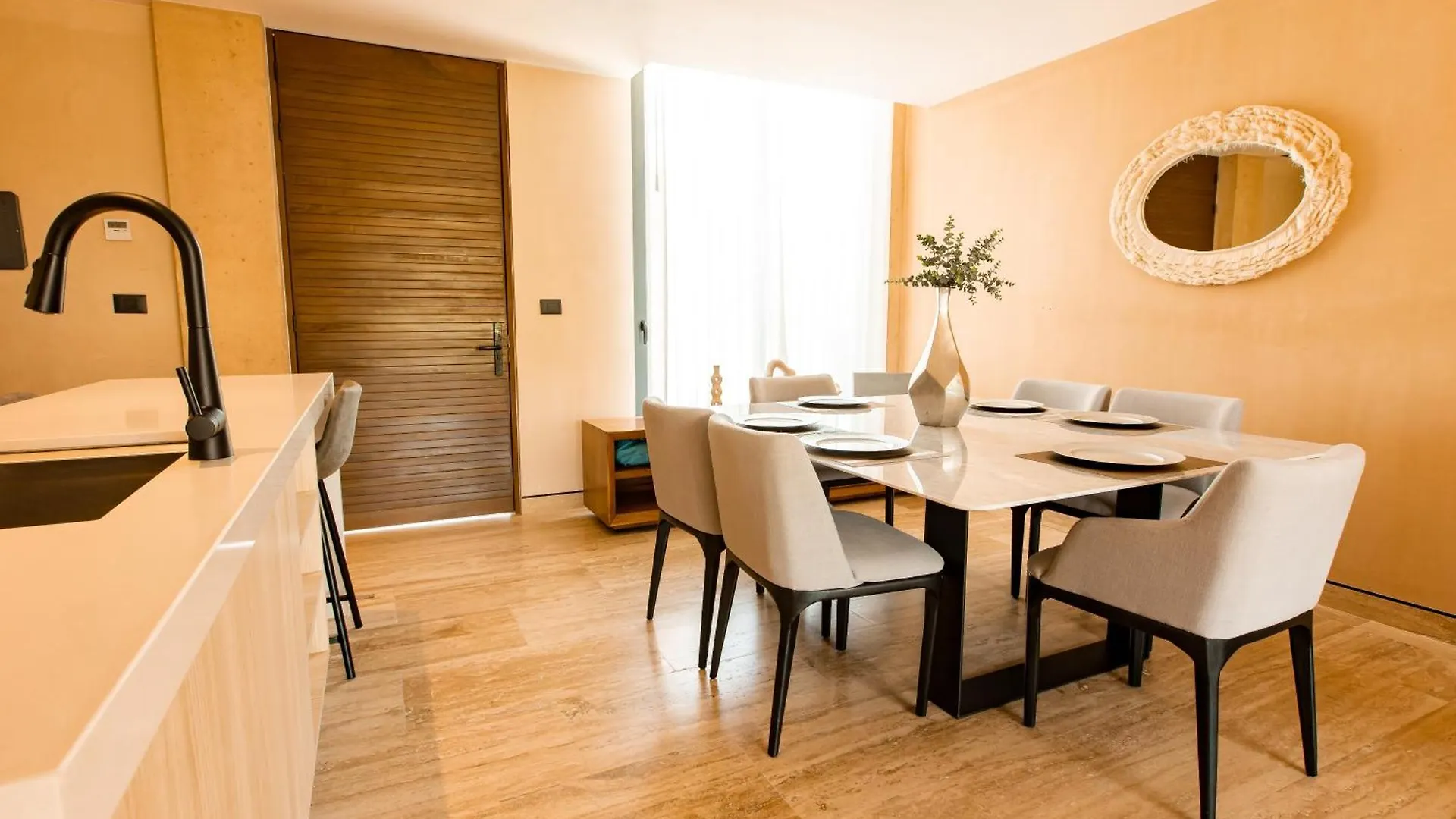 아파트 Lumina At The Village Luxury Residences In Corasol 신데 델 카르멘