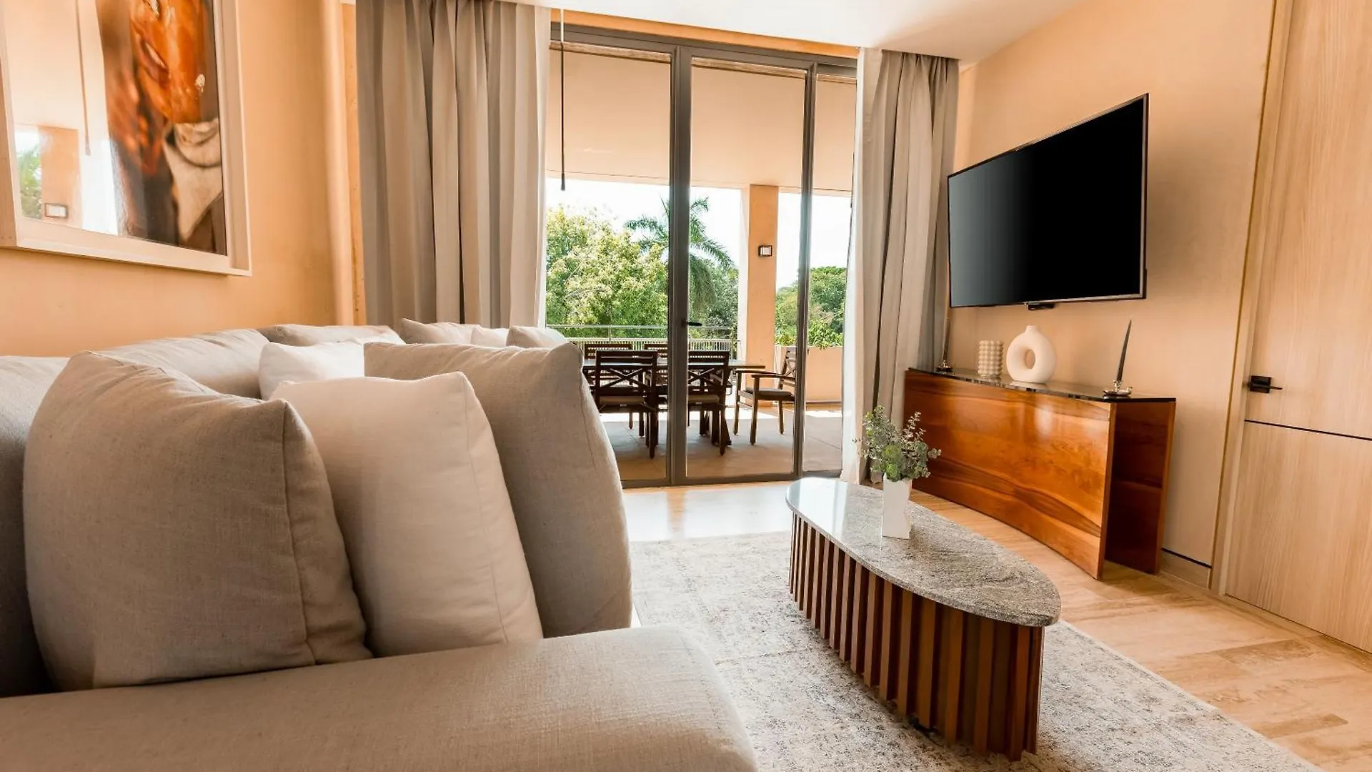 Lumina At The Village Luxury Residences In Corasol 신데 델 카르멘