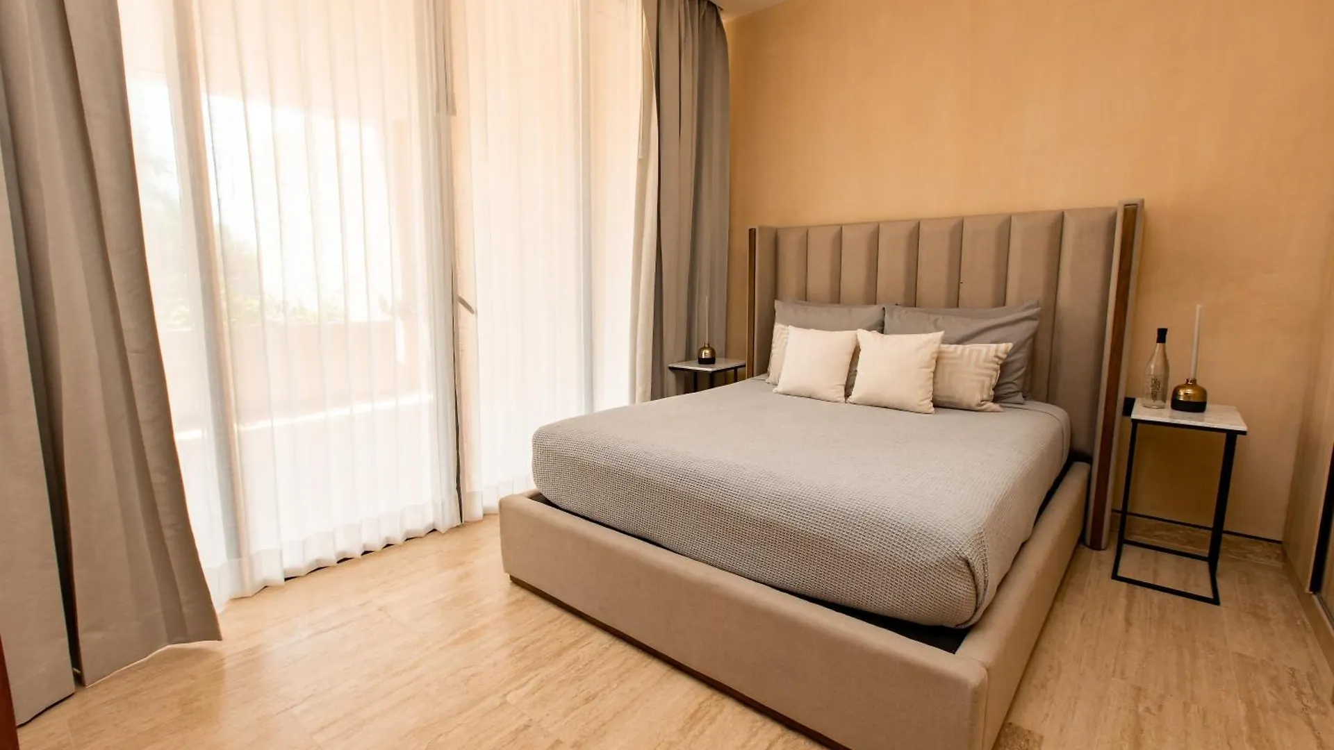 Lumina At The Village Luxury Residences In Corasol 신데 델 카르멘