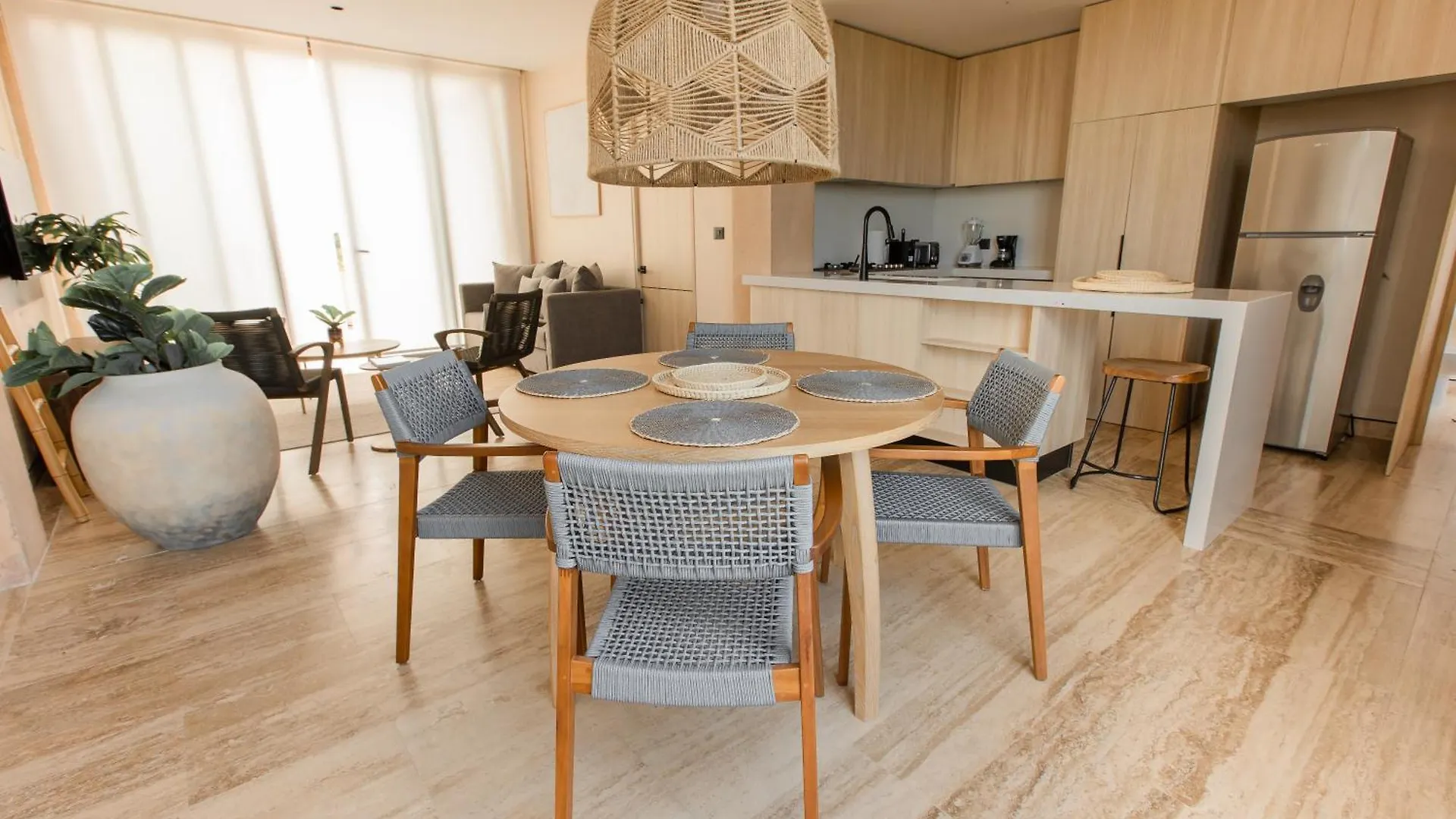 Lumina At The Village Luxury Residences In Corasol 신데 델 카르멘
