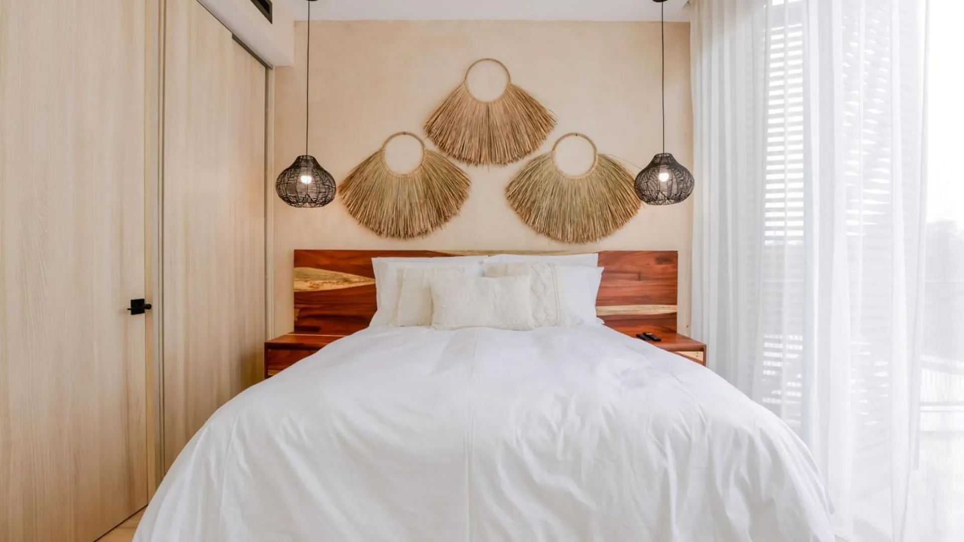 아파트 Lumina At The Village Luxury Residences In Corasol 신데 델 카르멘